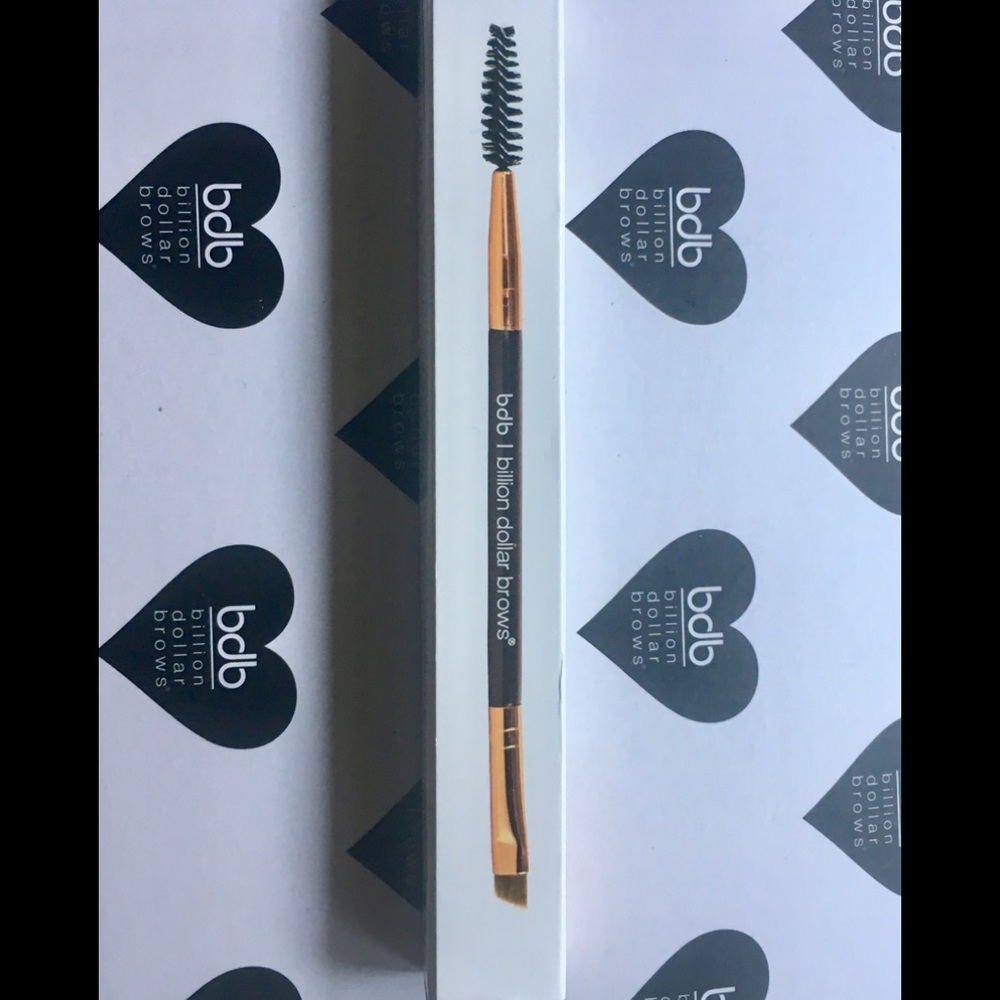 DONATED -  
NWT BILLION DOLLAR BROWS BROW BRUSH - DONATED!